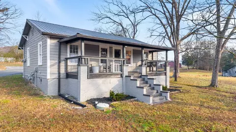 1210 Old Englewood Rd, Athens, TN 37303
