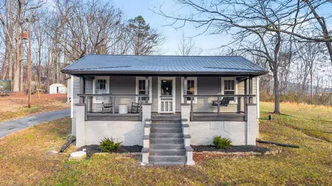1210 Old Englewood Rd, Athens, TN 37303