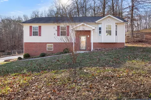 1220 Pendall Ln, Soddy Daisy, TN 37379