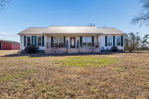 875 Old Stage Rd, Spring City, TN 37381