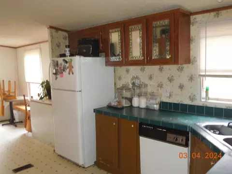 Kitchen - 966 Cox Rd, Sequatchie, TN 37374 photo 3 of 3