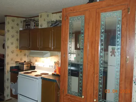 Kitchen - 966 Cox Rd, Sequatchie, TN 37374 photo 2 of 3