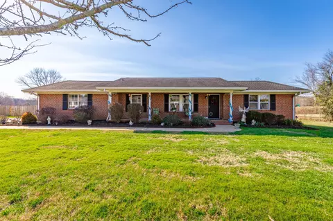 1608 Eagle Dr, Hixson, TN 37343