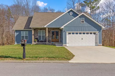 100 Shadows Lawn Dr, Athens, TN 37303