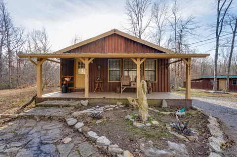 123 Powers Ln, Pikeville, TN 37367