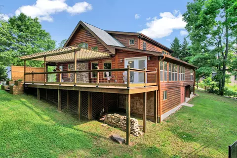 176 Rivers Edge Ln, Benton, TN 37307
