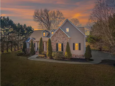 25 Golden Pond Ln, Ringgold, GA 30736