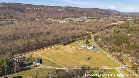 9061 Daisy Dallas Rd, Soddy Daisy, TN 37379
