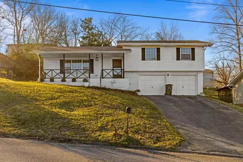 1717 E Rebel Rd, Rossville, GA 30741