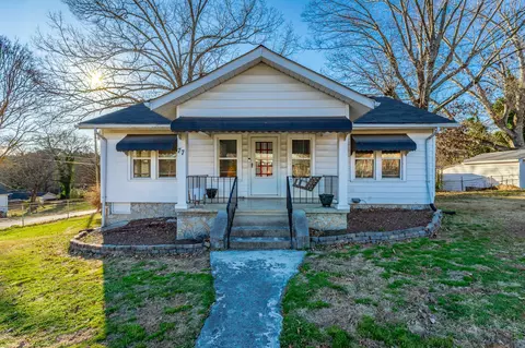 77 Nawaka Ave, Rossville, GA 30741