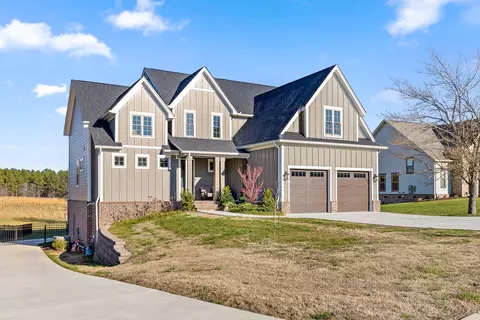 953 Equestrian Dr, Soddy Daisy, TN 37379