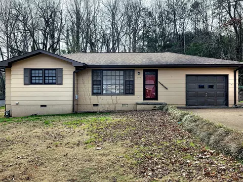 255 Canary Ave, Trenton, GA 30752