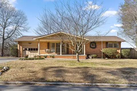 306 Robinwood Dr, Dalton, GA 30721