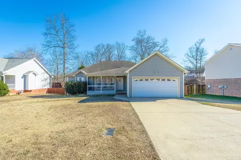 8082 Zoe Dr, Ooltewah, TN 37363