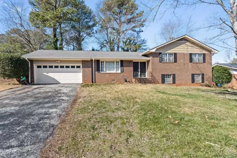 1707 Clayton Dr, Chattanooga, TN 37421