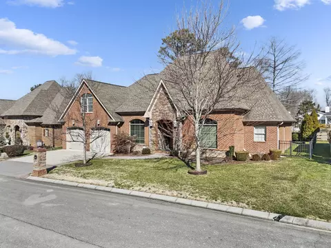 8982 Rostis Ln, Chattanooga, TN 37421