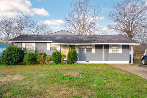 1313 E Sherry Dr, Rossville, GA 30741