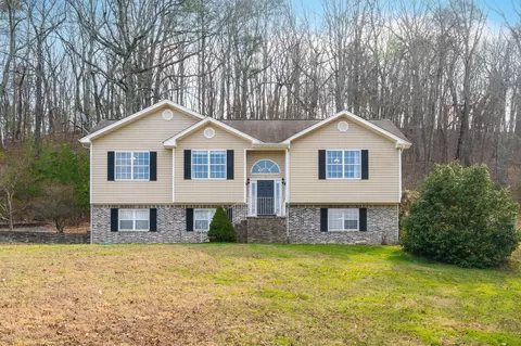 10464 Card Rd, Soddy Daisy, TN 37379
