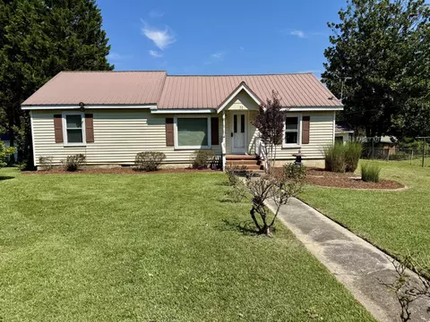 51 Circle Dr, Rossville, GA 30741
