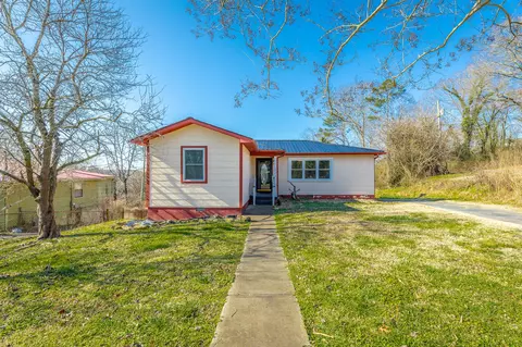 Exterior - 210 Ruby St, Bridgeport, AL 35740 photo 7 of 20