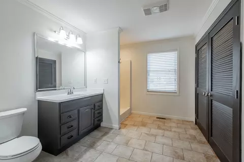 Bath - 210 Ruby St, Bridgeport, AL 35740 photo 3 of 4