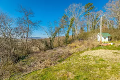 Exterior - 210 Ruby St, Bridgeport, AL 35740 photo 16 of 20