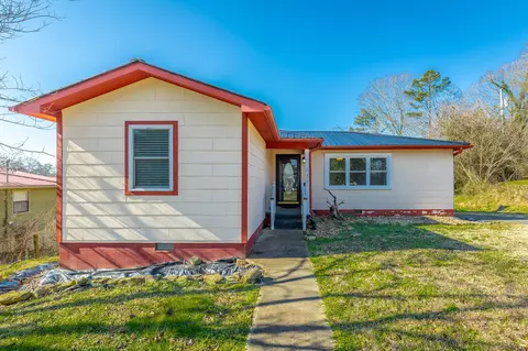 Exterior - 210 Ruby St, Bridgeport, AL 35740 photo 9 of 20