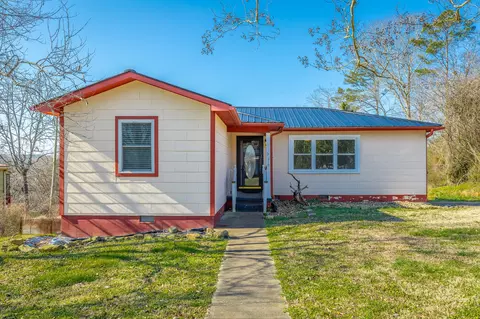 Exterior - 210 Ruby St, Bridgeport, AL 35740 photo 8 of 20