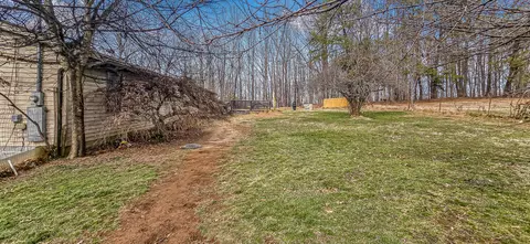 Exterior - 8049 Beechtop Way, Corryton, TN 37721 photo 5 of 8
