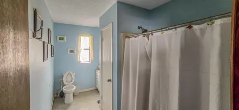 Bath - 8049 Beechtop Way, Corryton, TN 37721 photo 1 of 3
