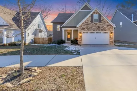 1814 Oakvale Dr, Chattanooga, TN 37421