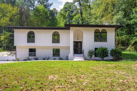 8946 Fuller Rd, Chattanooga, TN 37421