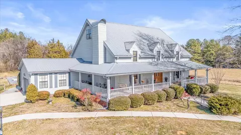 190 Vaughn Dr, Rock Spring, GA 30739