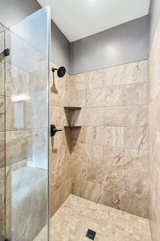 Bath - 207 Mountain View Cir, Ocoee, TN 37361 photo 4 of 4