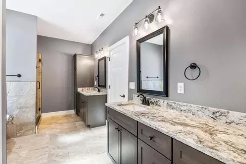 Bath - 207 Mountain View Cir, Ocoee, TN 37361 photo 2 of 4