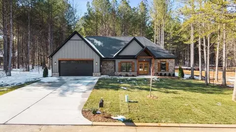 Exterior - 207 Mountain View Cir, Ocoee, TN 37361 photo 3 of 11