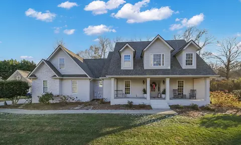 758 W 12th St, Chickamauga, GA 30707