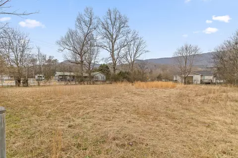 704 Ray Ln, Hixson, TN 37343