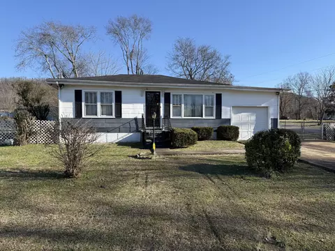 5502 Pearl St, Ooltewah, TN 37363