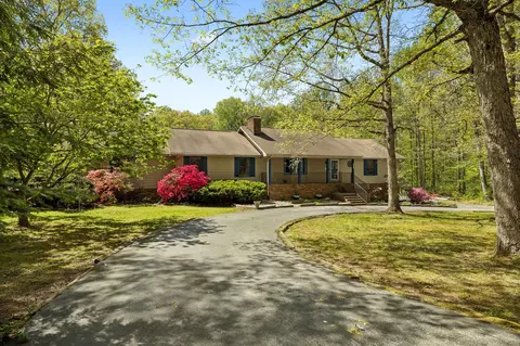 1212 Rocky Dell Ln, Signal Mountain, TN 37377