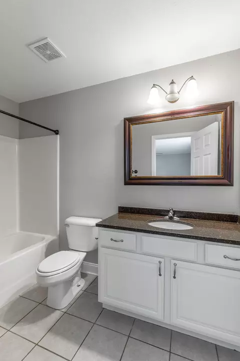 Bath - 1101 Maple Tree Ln, Chattanooga, TN 37421 photo 3 of 4