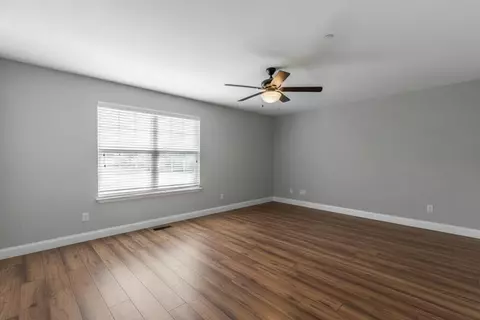 Living - 1101 Maple Tree Ln, Chattanooga, TN 37421 photo 5 of 5