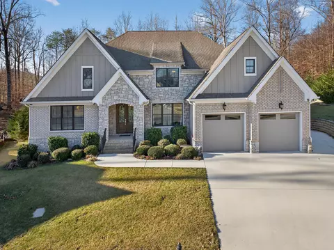 404 Canyon Springs Dr, Hixson, TN 37343
