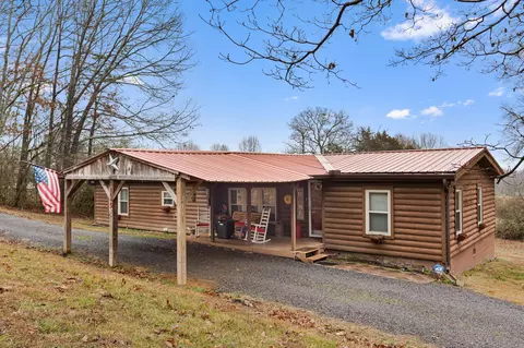 129 Farris Rd SE, Cleveland, TN 37323