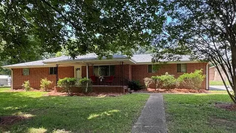 120 Morningside Dr, Soddy Daisy, TN 37379