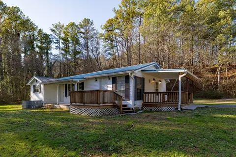 914 Walker Rd, Rossville, GA 30741