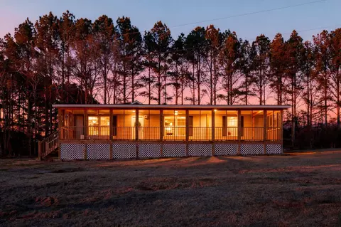 283 W Oakton Rd, Lafayette, GA 30728