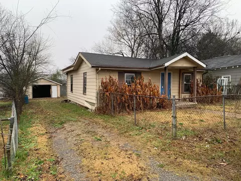 109 W Oak St, Rossville, GA 30741