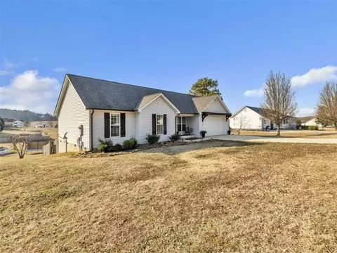 242 Daisy Ln, Chatsworth, GA 30705