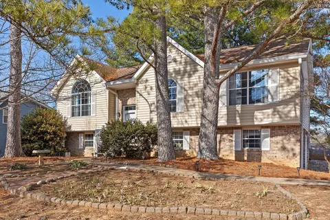 9208 Misty Ridge Dr, Chattanooga, TN 37416